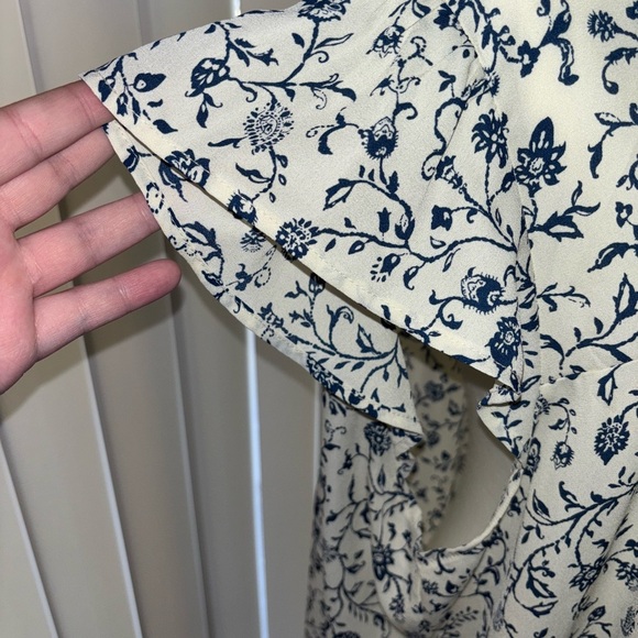 Floral Print Women's Top - Blue and White - Picture 3 of 6